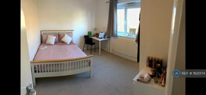 3 Bedroom Flat To Rent In Buffett Way, Colchester, CO4