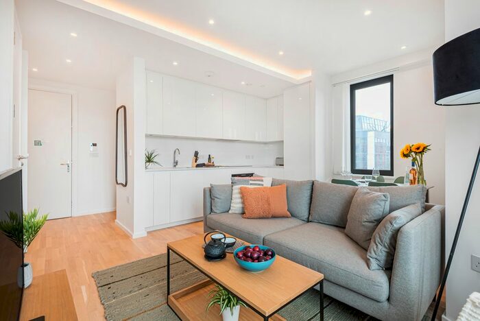 2 Bedroom Flat To Rent In Queens Road, Reading, RG1