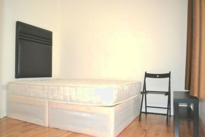 Studio To Rent In Cheniston Gardens, Kensington, London, W8