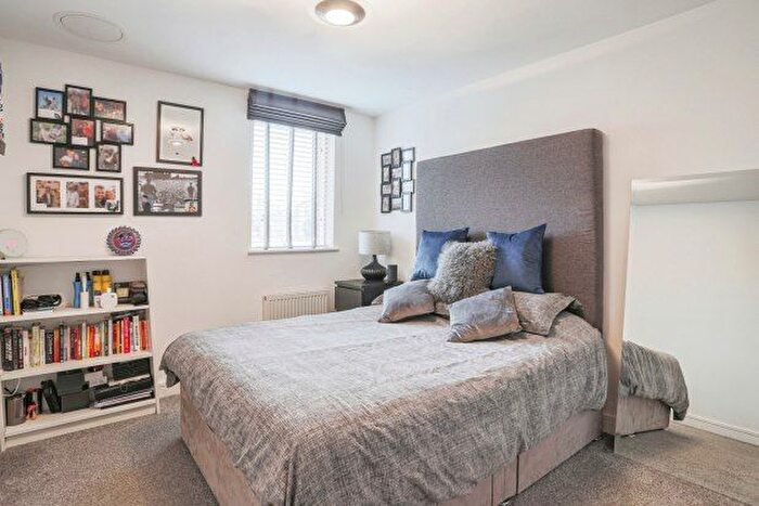 2 Bedroom Flat To Rent In Bowman Lane, Leeds, LS10