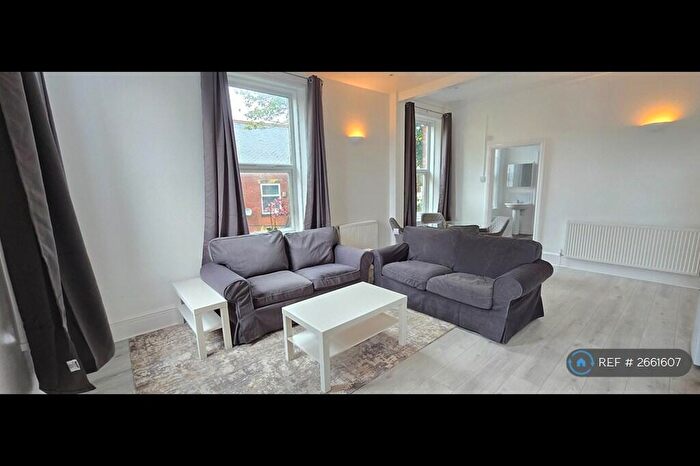 2 Bedroom Flat To Rent In Bennett Road, Leeds, LS6