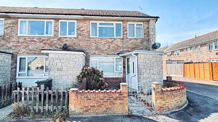 3 Bedroom End Of Terrace House For Sale In Yeolands Road, Portland, Dorset, DT5