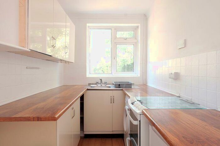 2 Bedroom Flat To Rent In Bear Road, Brighton, BN2