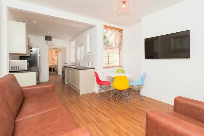 4 Bedroom Flat To Rent In Side Ley, Kegworth DE74