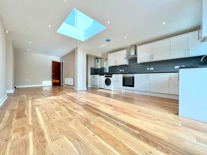 4 Bedroom End Of Terrace House To Rent In Toorack Road, Harrow, HA3