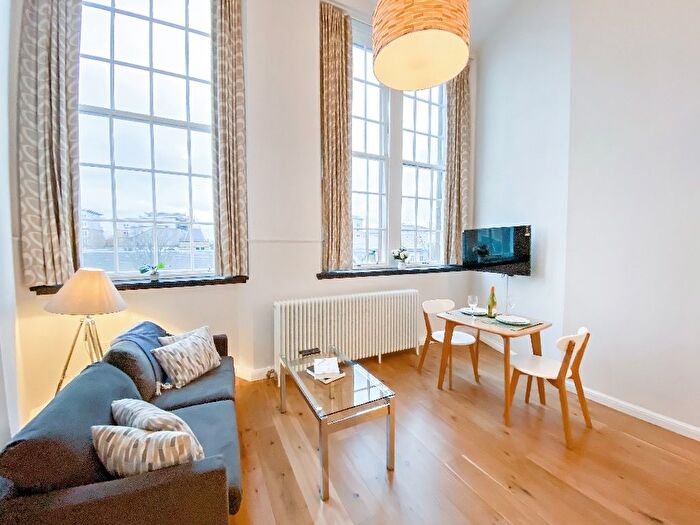 1 Bedroom Flat To Rent In Flat, Mcdonald Road, Broughton, Edinburgh, EH7