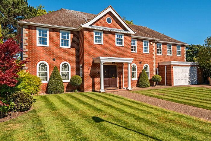 5 Bedroom Detached House For Sale In Eastmead Close, Bromley, BR1