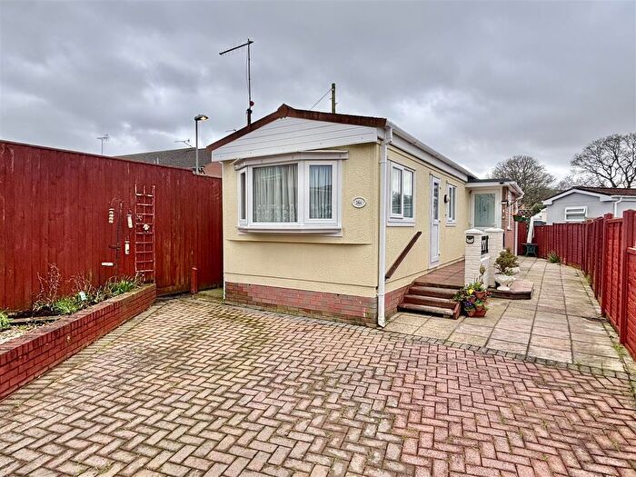 1 Bedroom Park Home For Sale In Elizabeth Road, Upton, BH16