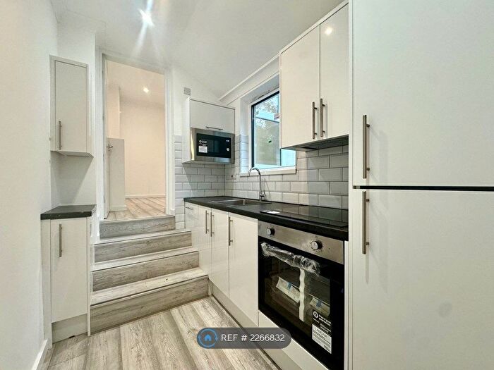 Studio To Rent In Waylen Street, Reading, RG1