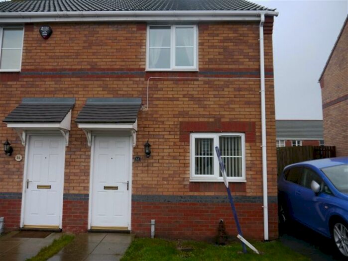 2 Bedroom Semi-Detached House To Rent In Wenborough Lane, Bradford, BD4