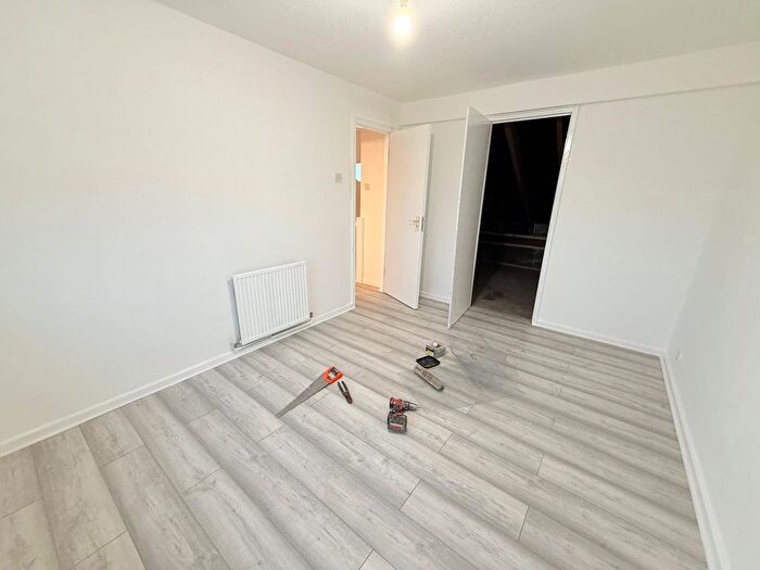 5 Bedroom Terraced House To Rent In Maple Close, Hayes, UB4