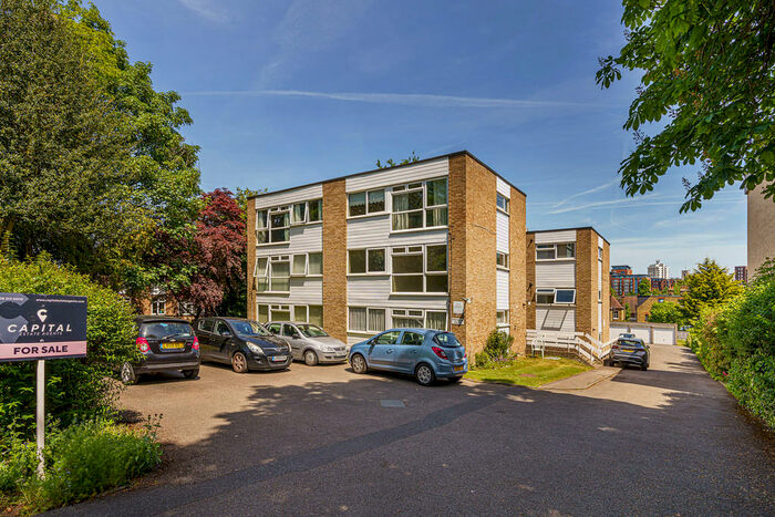 1 Bedroom Ground Flat To Rent In Durham Road, Bromley, BR2