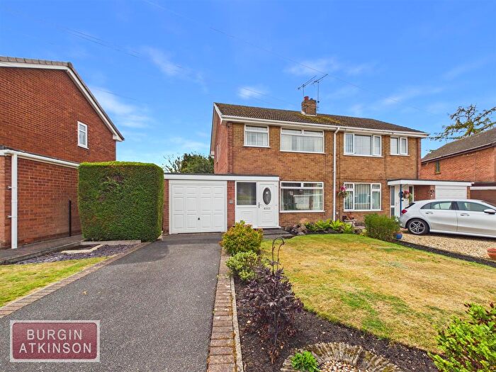 3 Bedroom Semi Detached House For Sale In St. Saviours Close, Retford, DN22