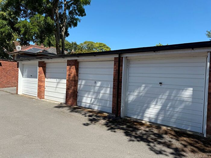 2 Bedroom Flat For Sale In Grayburn Court, Beverley, HU17