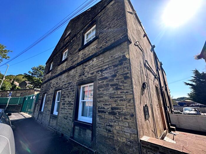 1 Bedroom Flat To Rent In Dowker Street, Huddersfield, HD3