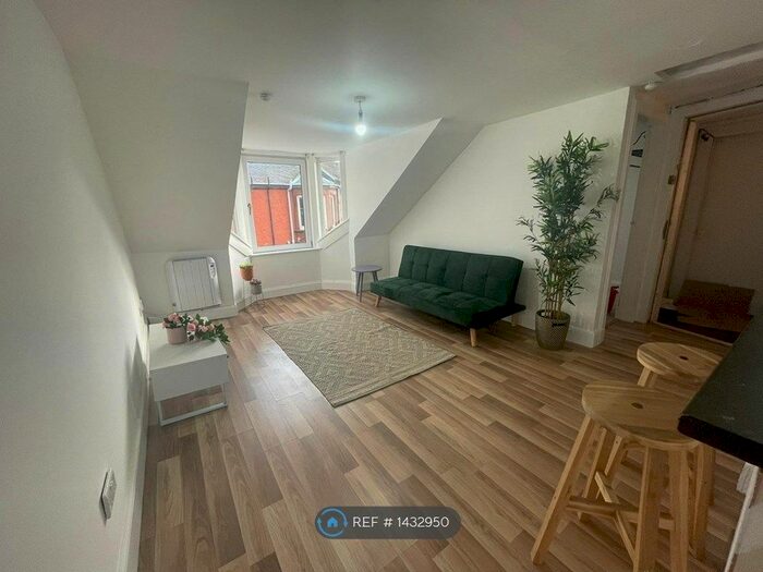 1 Bedroom Flat To Rent In Nelson Street, Largs, KA30