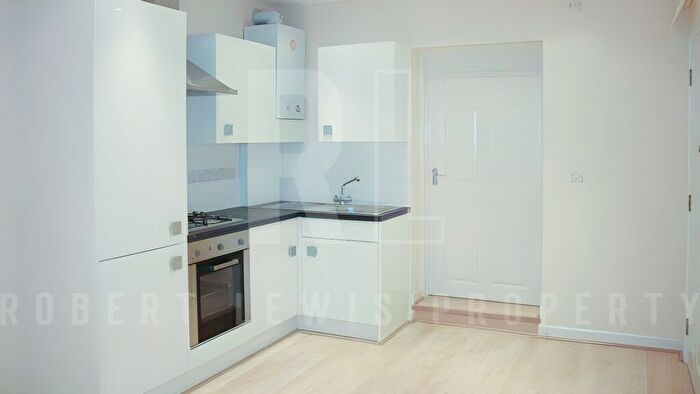 Studio To Rent In Finchley Road, London, NW11