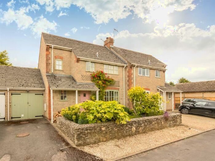 2 Bedroom House For Sale In Maltsters, Stonesfield, OX29