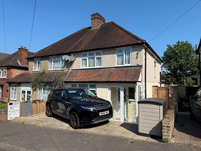 3 Bedroom Semi-Detached House For Sale In Gordon Road, Carshalton, Surrey, SM5