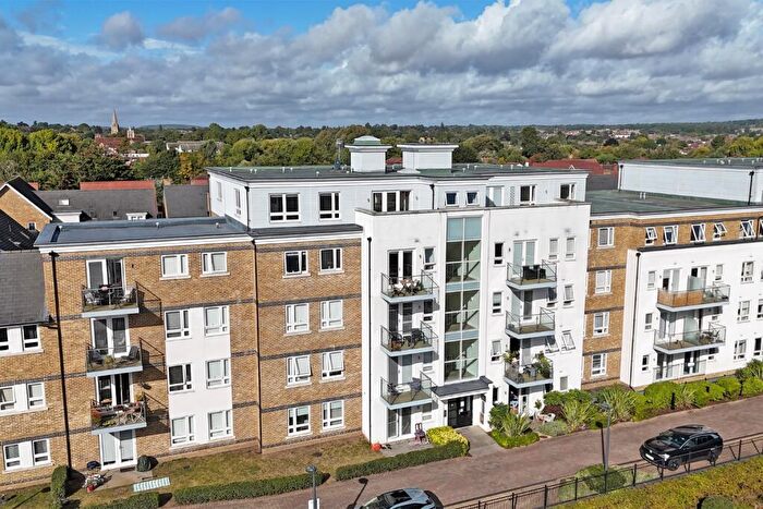 2 Bedroom Apartment For Sale In Kestrel Court, Heron Way, Maidenhead, Berkshire, SL6