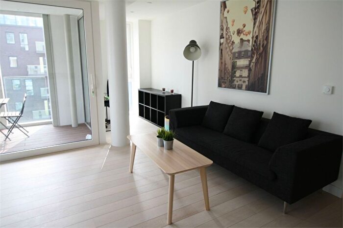 2 Bedroom Flat To Rent In Pilot Walk, London, SE10