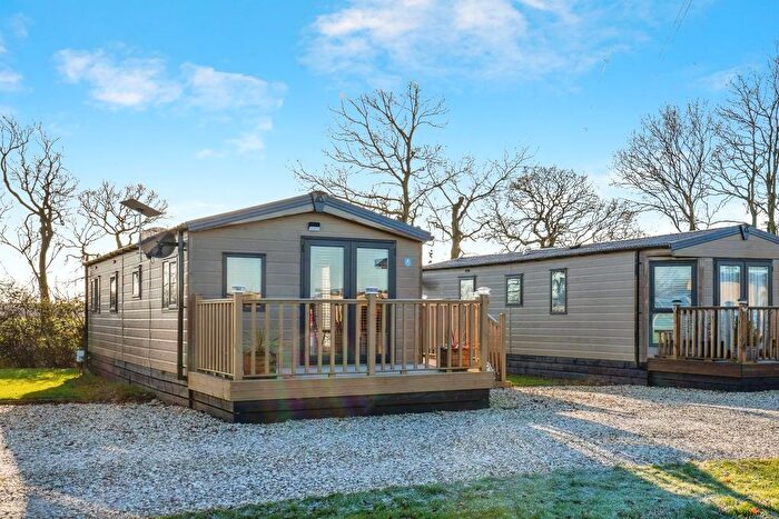 2 Bedroom Lodge For Sale In Fine Country Lodges, Street Lane, DN14
