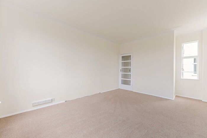 1 Bedroom Flat To Rent In Cheyne Place, Chelsea, London, SW3