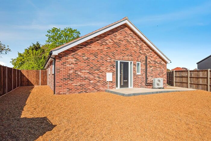 2 Bedroom Semi-Detached Bungalow For Sale In Sutton Crescent, Freethorpe, Norwich, NR13