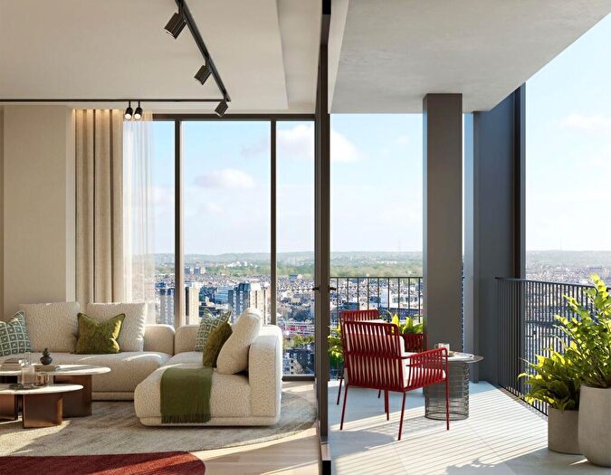 2 Bedroom Flat For Sale In The HiLight, Battersea, London, SW11