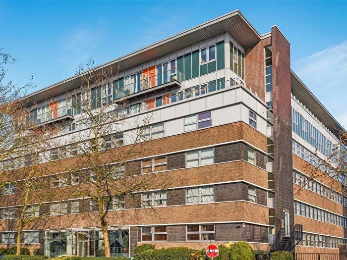 2 Bedroom Flat To Rent In London Road, London, SW16