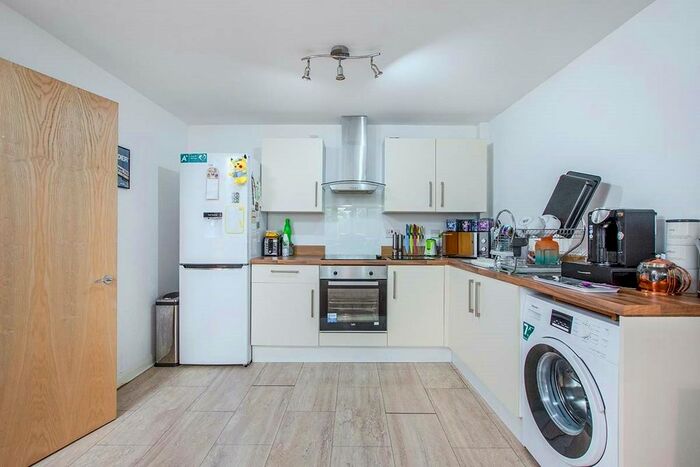 1 Bedroom Flat To Rent In The Brook, Chatham, Kent, ME4