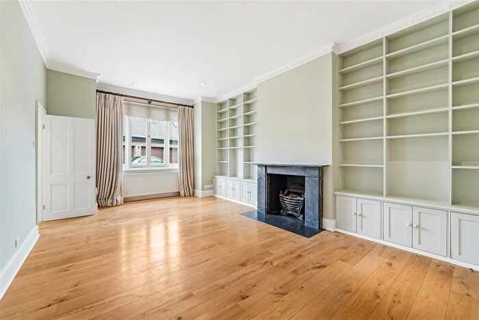 5 Bedroom Detached House To Rent In The Green, London, SW19
