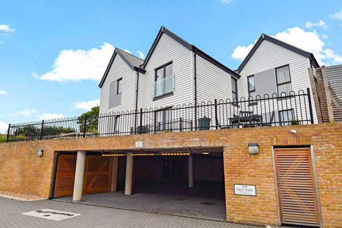 1 Bedroom Apartment For Sale In Cornwallis Circle, Whitstable, CT5