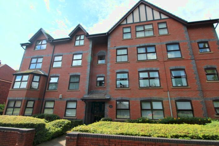 2 Bedroom Flat To Rent In Napier Road, Heaton Moor, Stockport, SK4