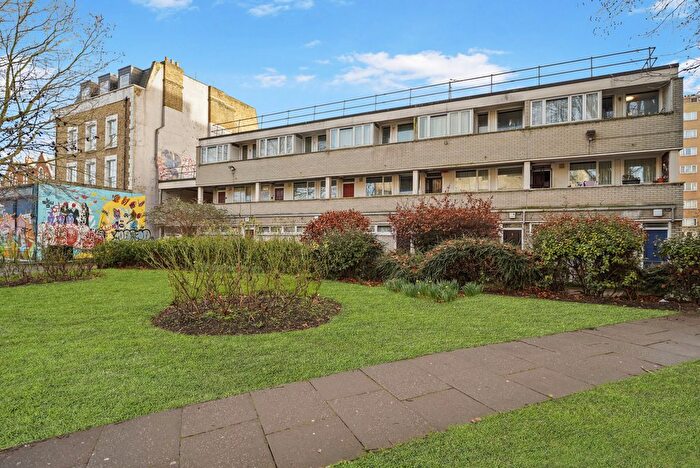 3 Bedroom Flat To Rent In Pelican Estate, Peckham Road, SE15