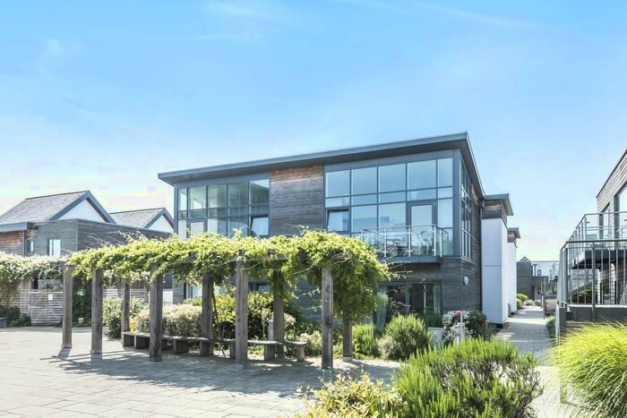 2 Bedroom Flat To Rent In Newbury, Berkshire, RG14