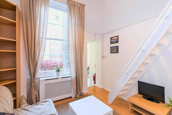 Studio To Rent In Claverton Street, Pimlico, London, SW1V