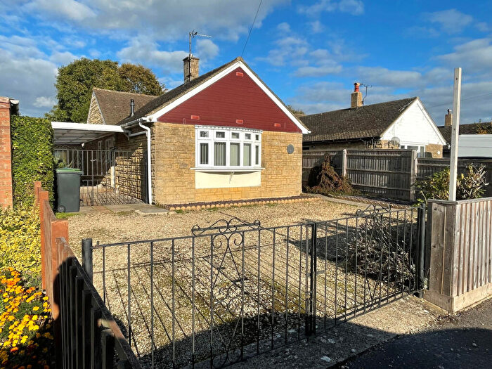 3 Bedroom Detached Bungalow For Sale In St Nicholas Road, Tackley, OX5