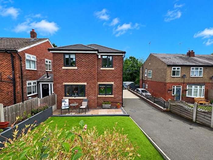 4 Bedroom Detached House For Sale In Cornmill Lane, Liversedge, WF15