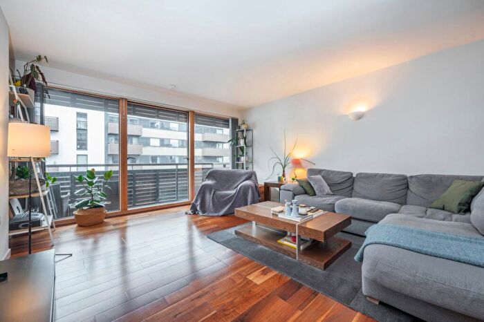 2 Bedroom Flat For Sale In Gainsborough Studios North, Poole Street, N1