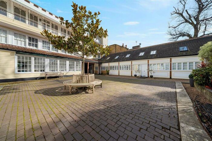 3 Bedroom Terraced House For Sale In North End Way, Hampstead, London, NW3