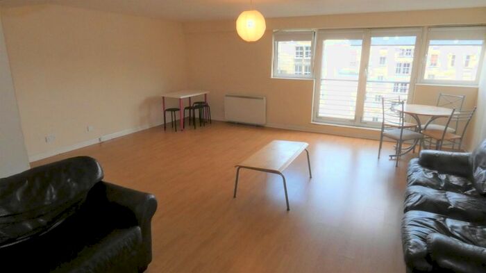 3 Bedroom Flat To Rent In A Wallace Street, Glasgow, G5