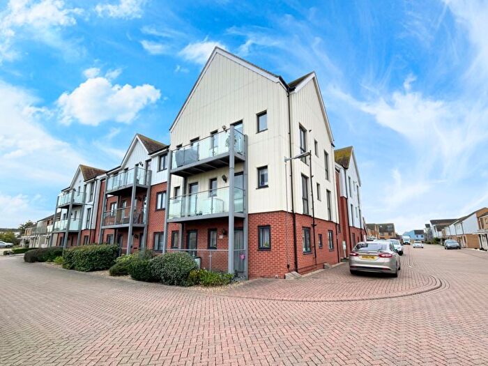 2 Bedroom Flat For Sale In Sunliner Way, South Ockendon, RM15