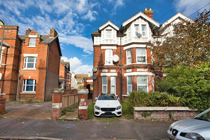 2 Bedroom Flat For Sale In Millfield, Folkestone, CT20