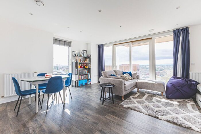 2 Bedroom Flat For Sale In Alma Road, London, EN3