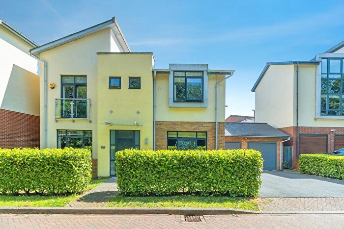 5 Bedroom Detached House For Sale In Shelsley Avenue, Ashland, Milton Keynes, Buckinghamshire, MK6