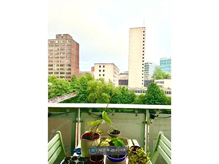 2 Bedroom Flat To Rent In Dearmans Place, Manchester, M3