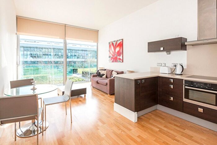 1 Bedroom Apartment For Sale In Highbury Stadium Square, London, N5