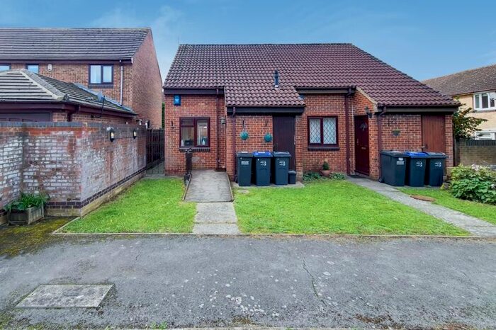 1 Bedroom Semi-Detached House To Rent In Eyebright Close, Croydon CR0