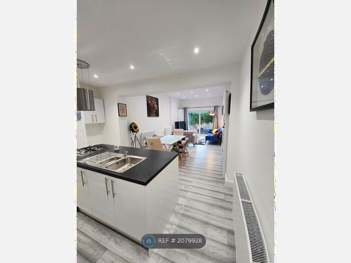 3 Bedroom Terraced House To Rent In The Green, Hartford, CW8